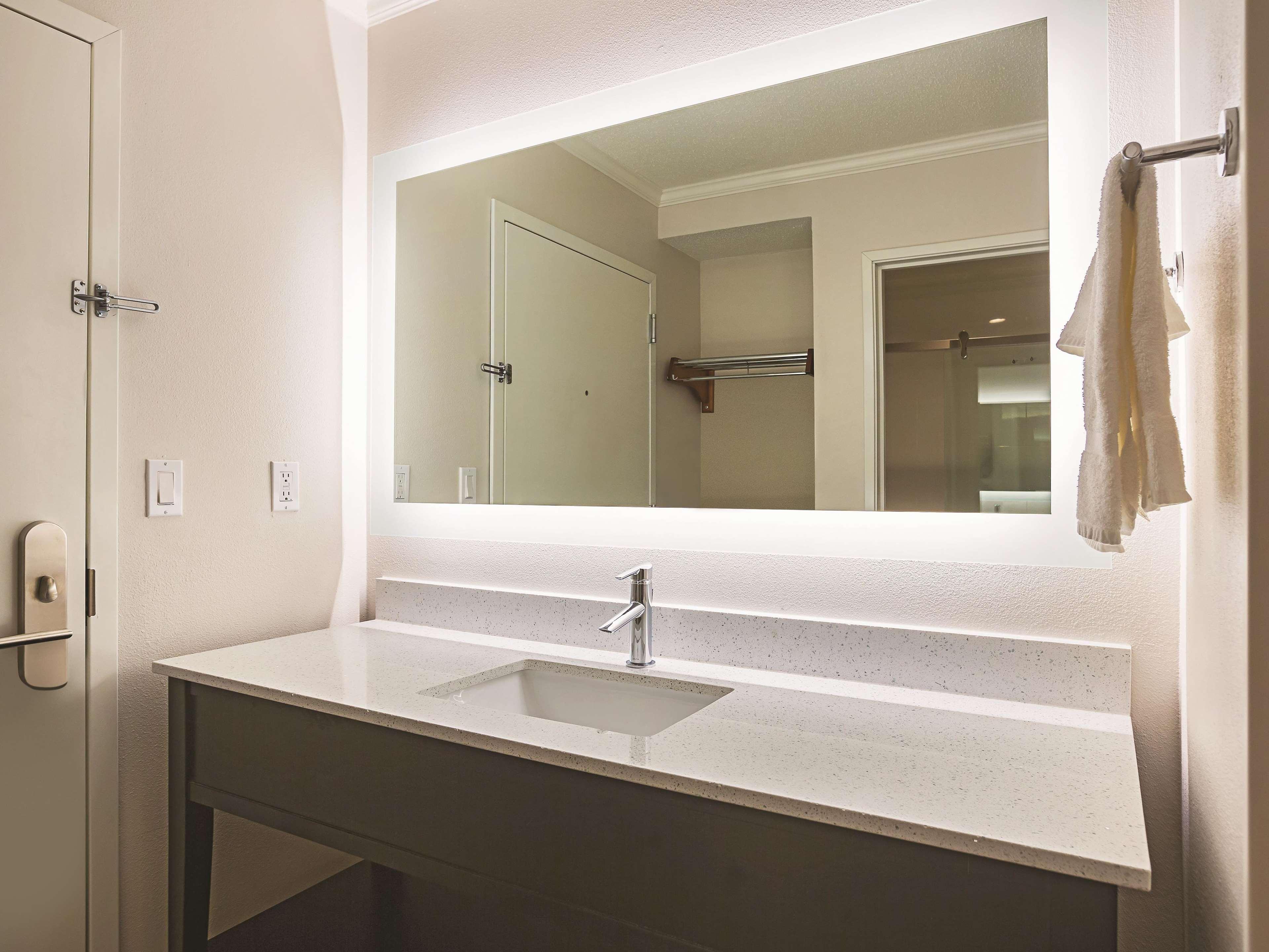 La Quinta By Wyndham Atlanta Midtown - Buckhead Hotell Exteriör bild