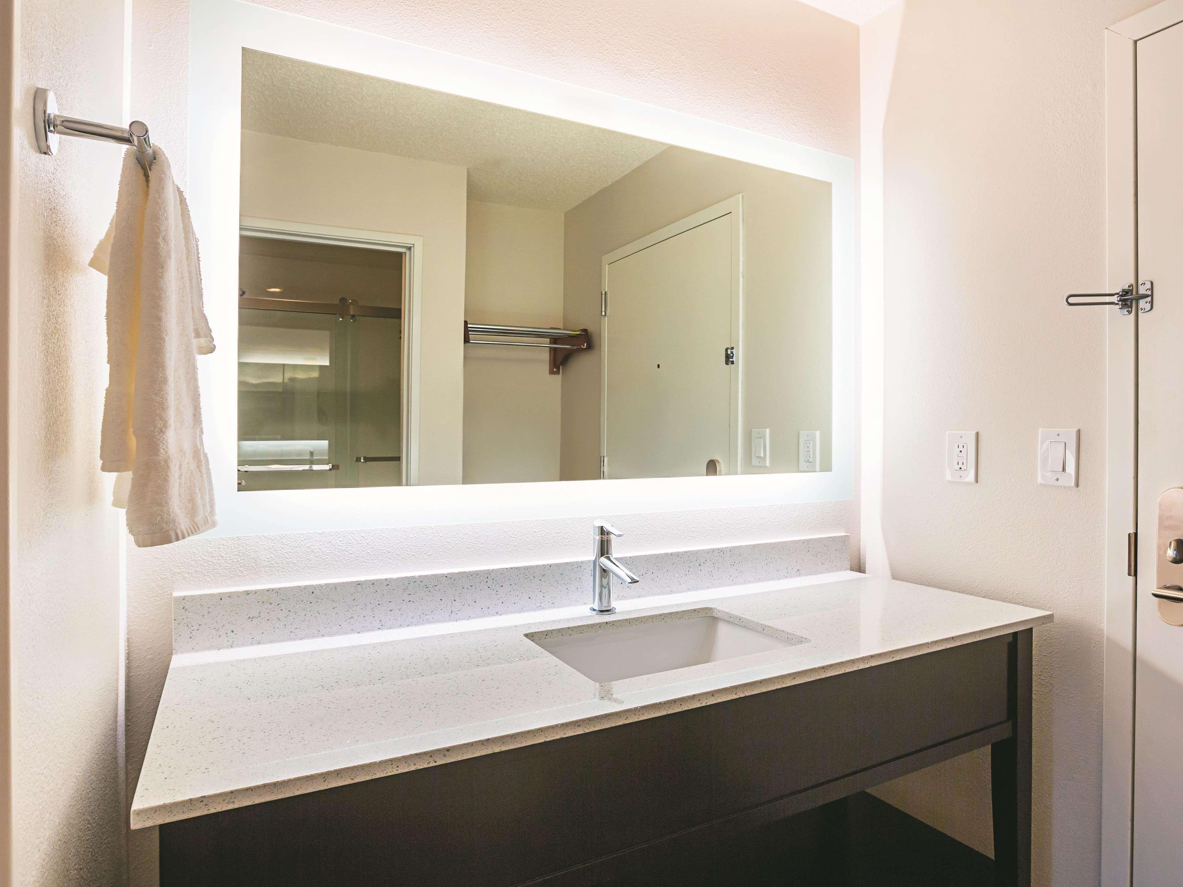 La Quinta By Wyndham Atlanta Midtown - Buckhead Hotell Exteriör bild