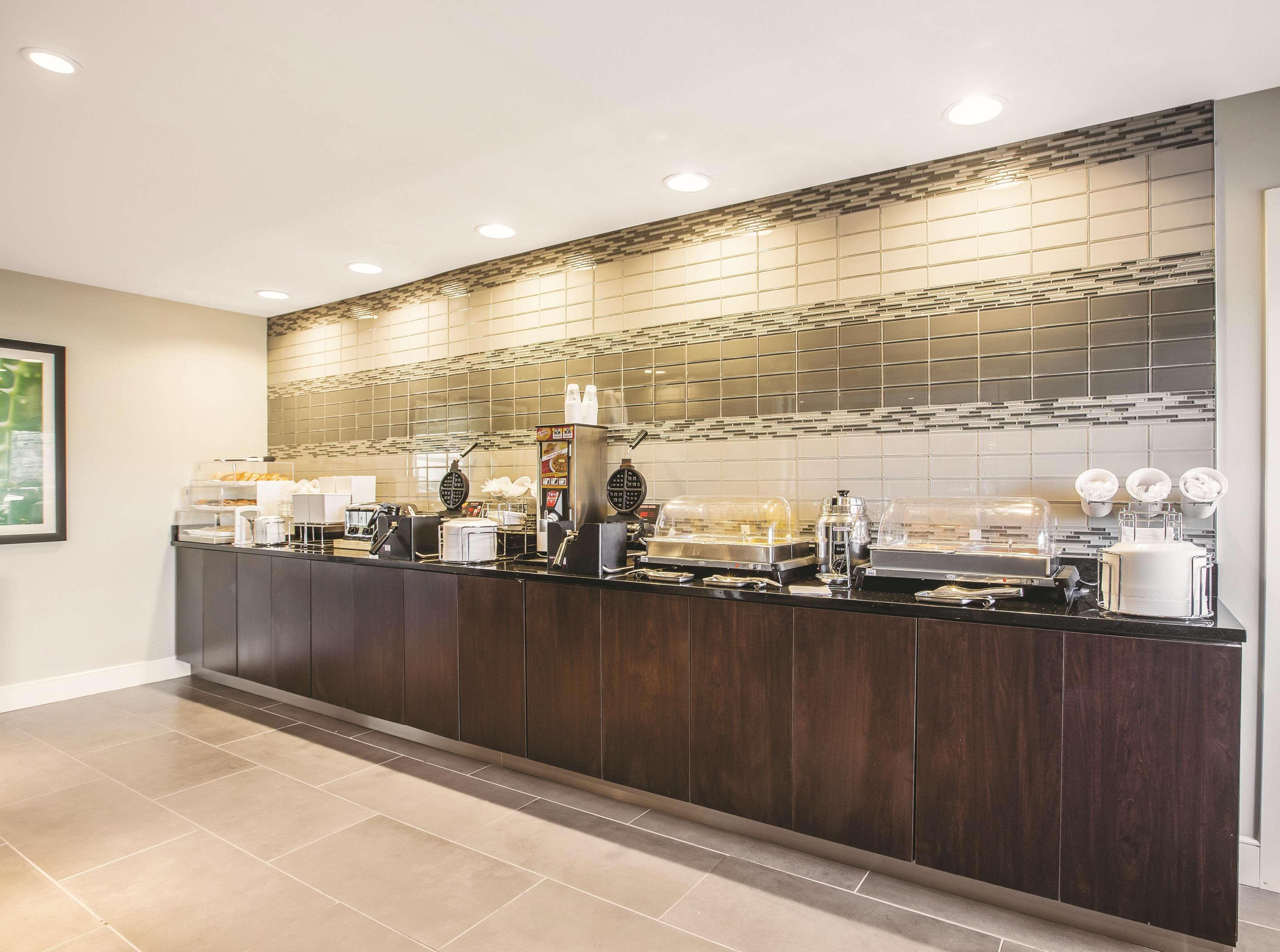 La Quinta By Wyndham Atlanta Midtown - Buckhead Hotell Exteriör bild
